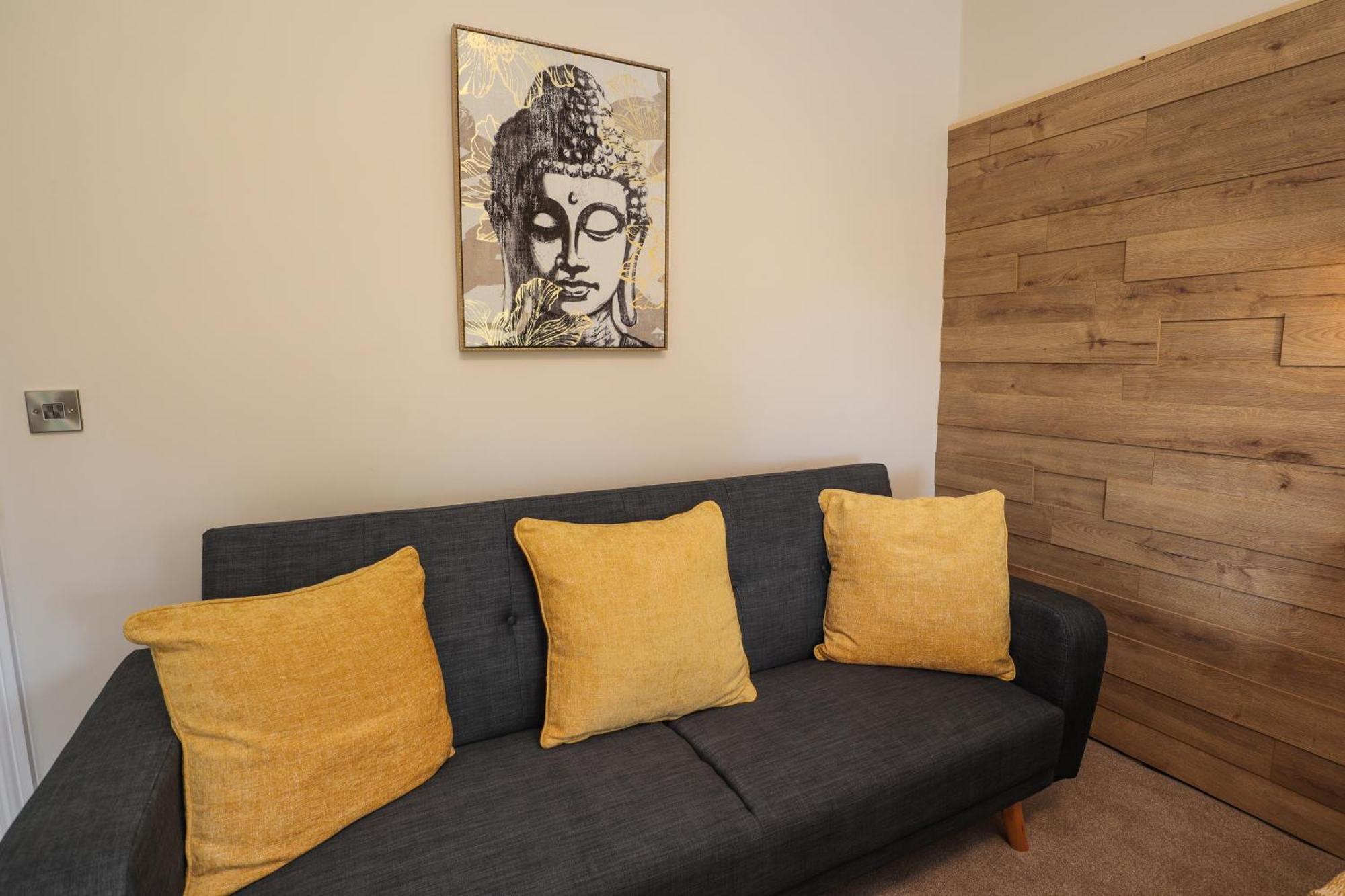 One Bed Apartment, Close To Train, City, Beach And Hospital Long Booking Welcome Eastbourne Exterior photo