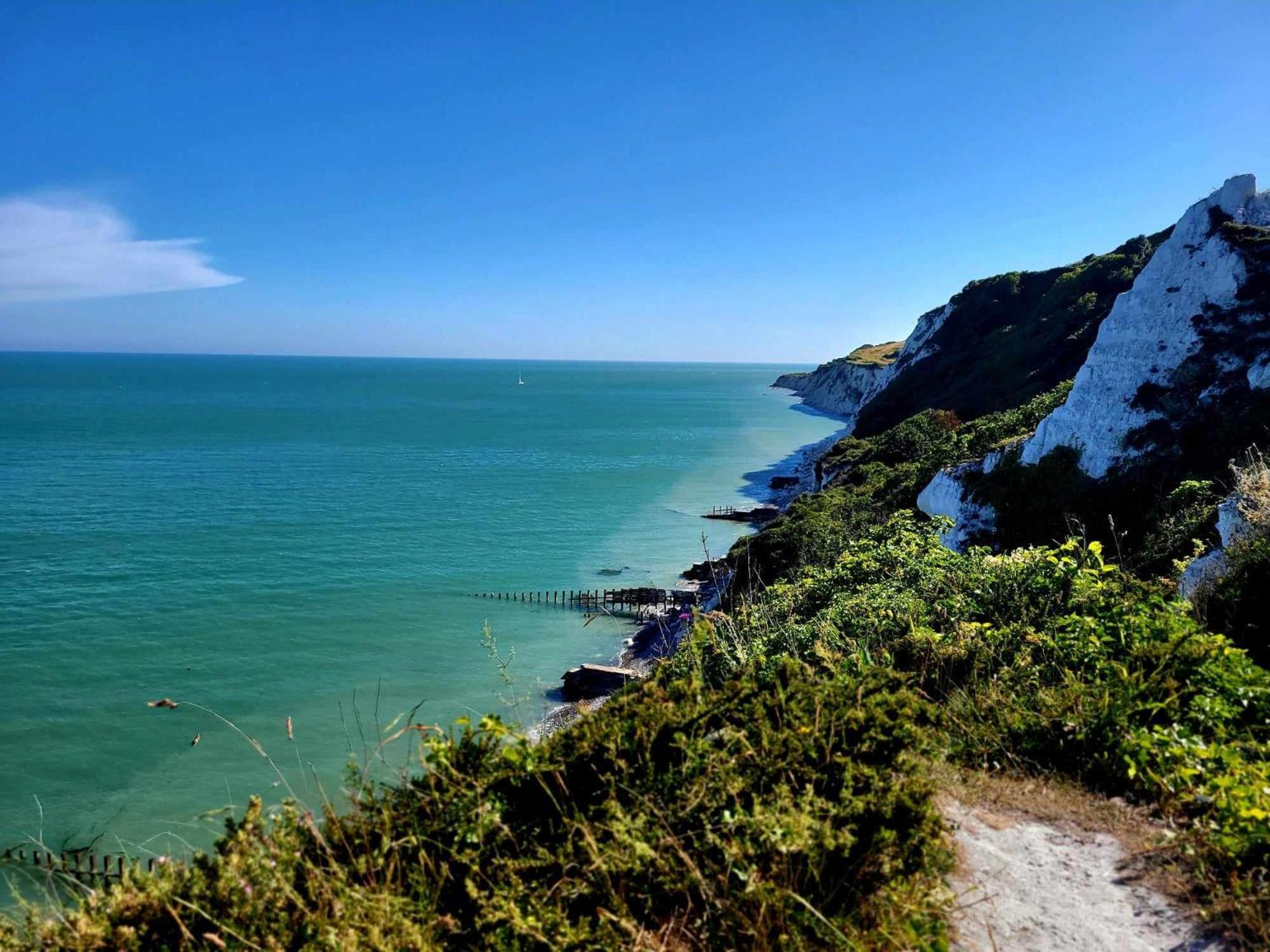 One Bed Apartment, Close To Train, City, Beach And Hospital Long Booking Welcome Eastbourne Exterior photo